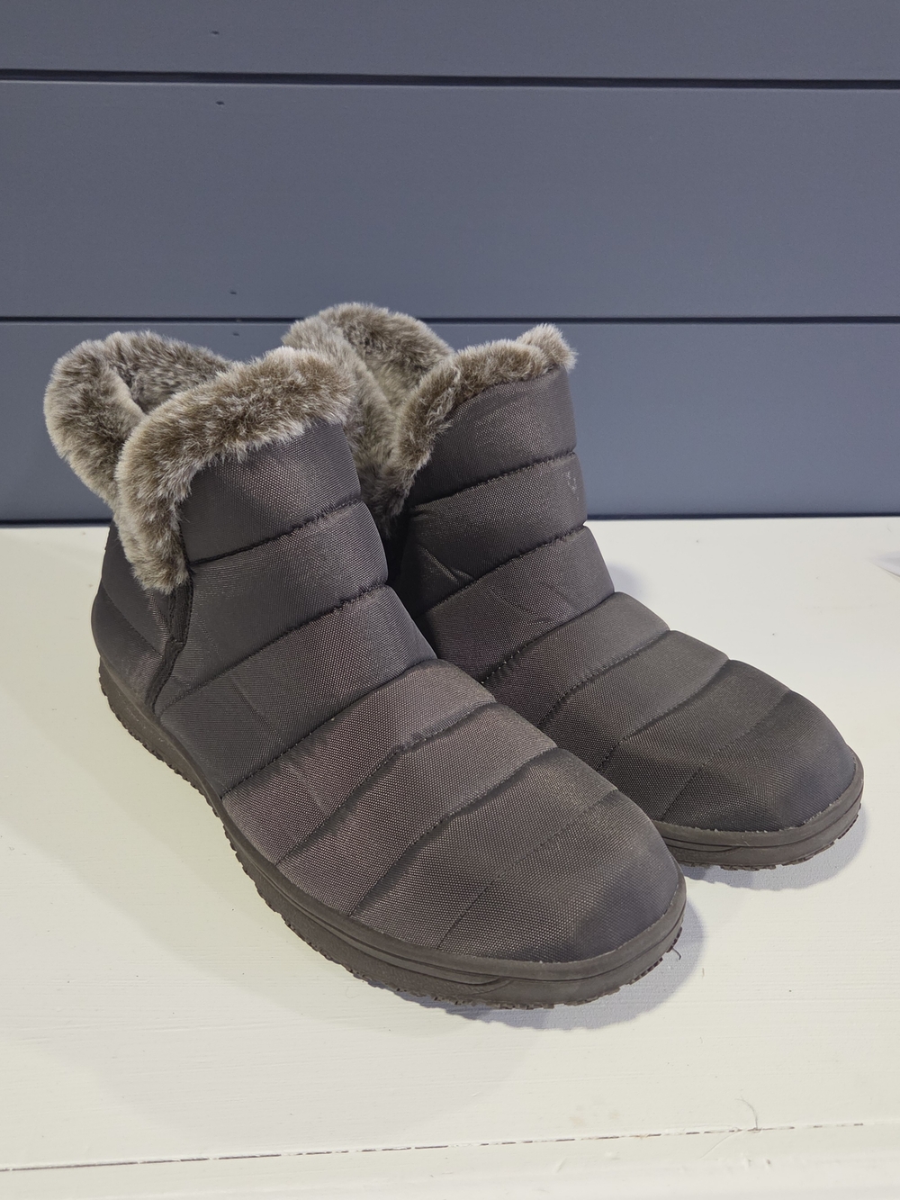 Minnetonka Northtown Boots Women Size 10